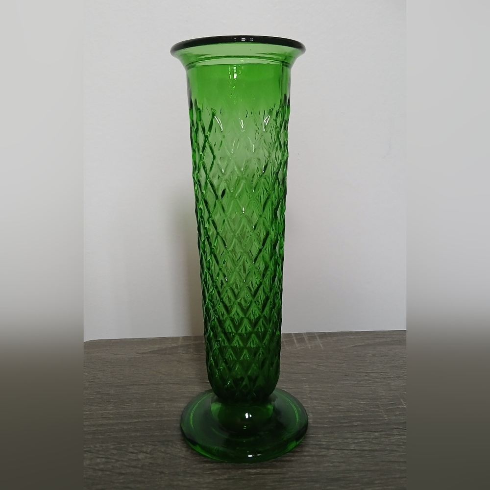 Vintage E O Brody Emerald Green Waffle Diamond Design Bud Vase 8” USA
